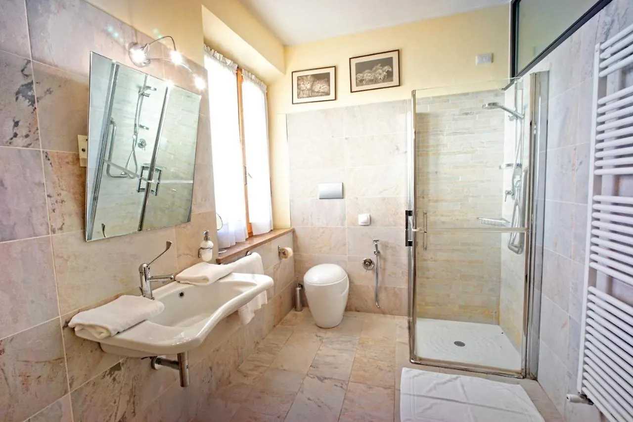 Villa Capanna Siena 0*,